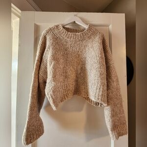 Banana Republic Cropped ITALIAN YARN cream Sweater. Never Worn. Large.